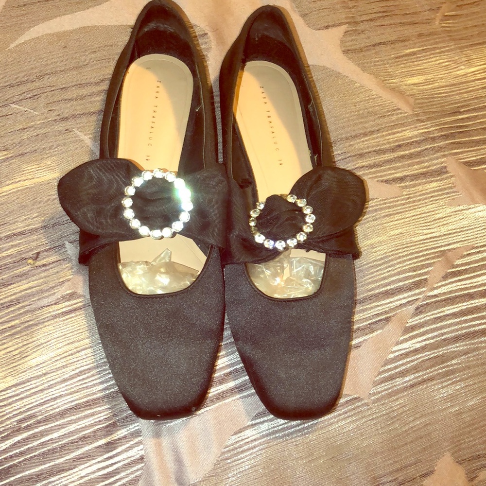 Black Zara flats
